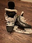 Hockeyskridskor CCM Supertracks 9355 Jr strl 36