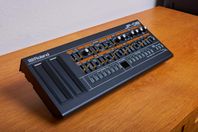 Roland Boutique JP-08 Synthesizer