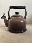 Le creuset Whistling kettle