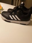 Adidas indoor skor 