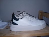 GUESS sneakers, storlek 37