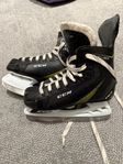 CCM Skridskor stl 33