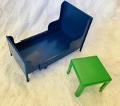 Vintage leksaksmöbler IKEA säng och bord 