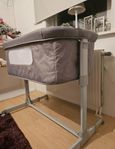 Moweo bedside crib grå