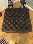 Sittpuff/pall i sammet ”Chesterfield” fr Reforma 80cm 