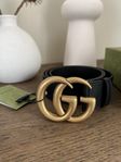 Gucci GG Marmont wide belt i svart och guld