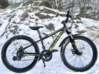 Apollo Mountainbike 24 tum nyservad i mycket fint skick