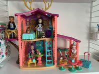 Enchantimals hus med 4 set figurer 