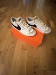 Nike Blazer Low Vit-Svart Sneakers 