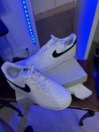 Nike air force 1 07’ strl 44 