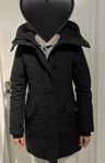 Canada Goose svart jacka storlek 2XS