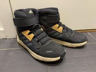 Vinterkängor Adidas Terrex stl 38