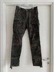 Kamouflagebyxor Jack & Jones 27/32,  mycket bra skick