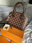 Louis Vuitton Alma bb