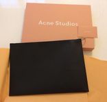 [ACNE] Peridot leather PC holder with logo stamp black