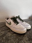 Nike Sneakers - Vit/grön - Court vision low - Storlek (43)