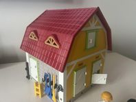 Playmobil hus bondgård samt figurer 