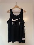 Nytt basketlinne Nike dam strl M