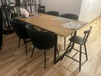 Dining tables with 4 velvet chairs from Jysk