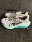 Löparskor Nike Zoom Fly 5 stl 38