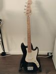 Squier Bronco Bass med Gigbag