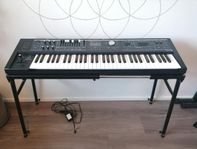 Fantastiskt Roland VR-09 V-combo B + stativet se text