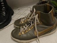 klassisk Nike boots strl 38