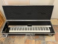 Yamaha CP5 Stage Piano inkl. stativ och case