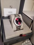 Oris Aquis Date Relief 41,5mm - Cherry (inkl. GARANTI)