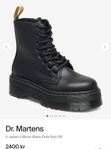 Snygga Dr. Martens i nyskick! Stl. 44. Nypris 2.400:-.