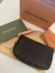 Louis Vuitton Pochette Accessoires