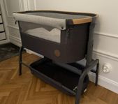 Bedside crib i nyskick 