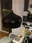 Mio:Elegant Tak lampa svart metall bra skick 