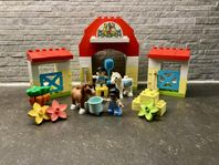 Duplo Lego Horse stable set