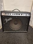 Fender Roc Pro 700