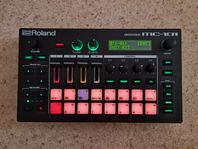 Roland MC-101 Groovebox 