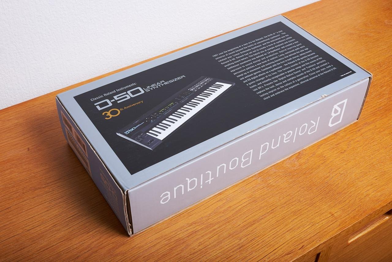 Roland Boutique D-05 Synthesizer