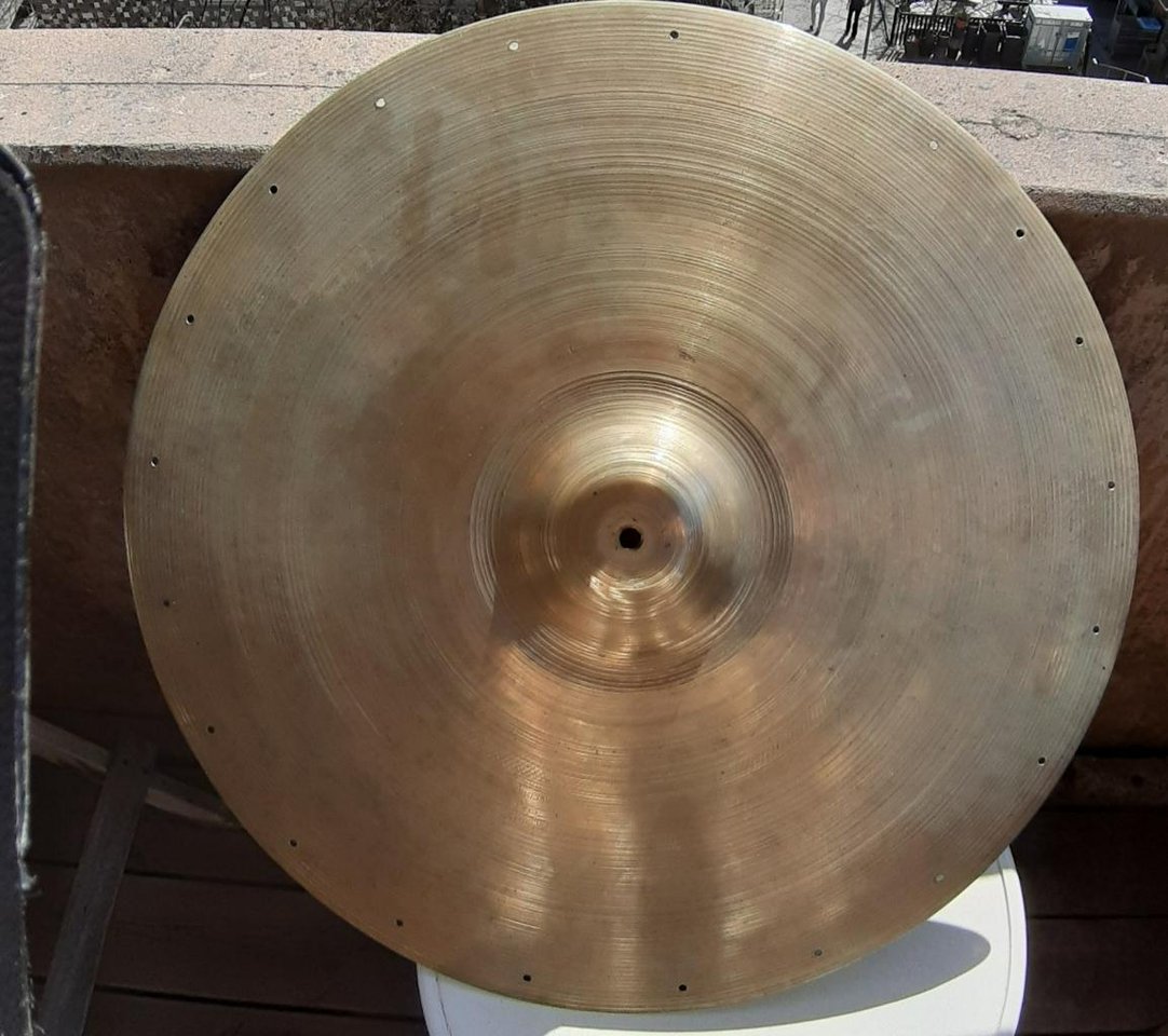 Vintage cymbal