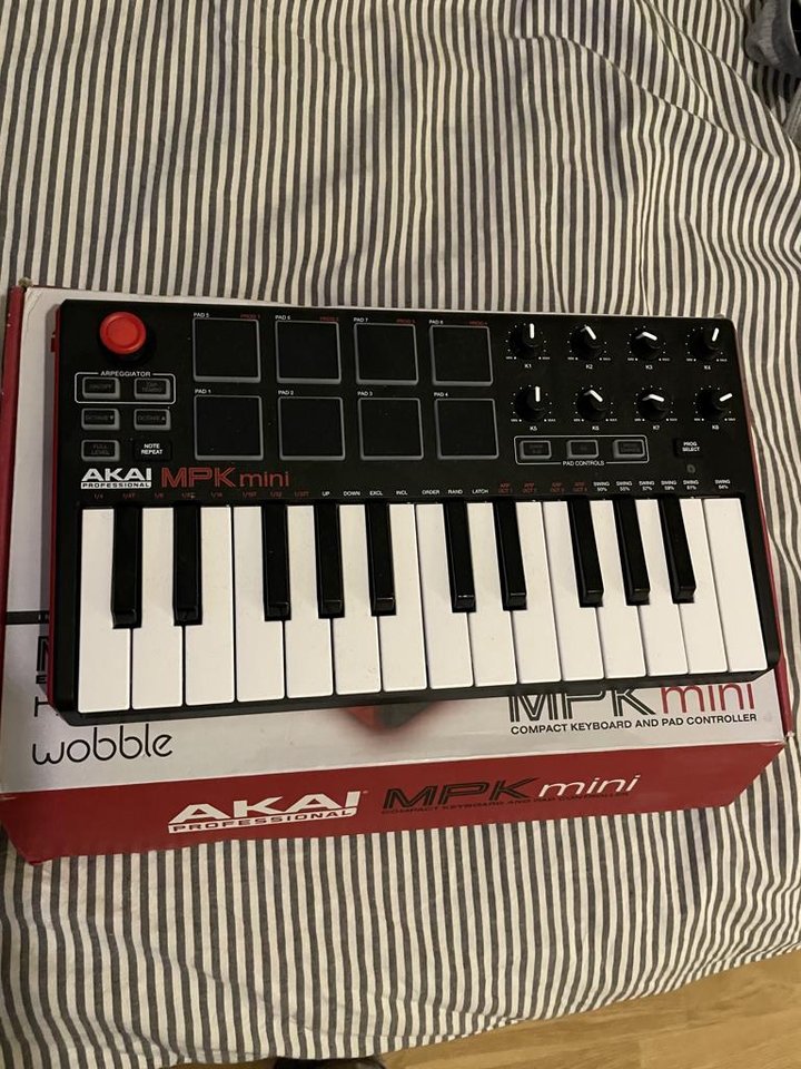 AKAI mini keyboard 