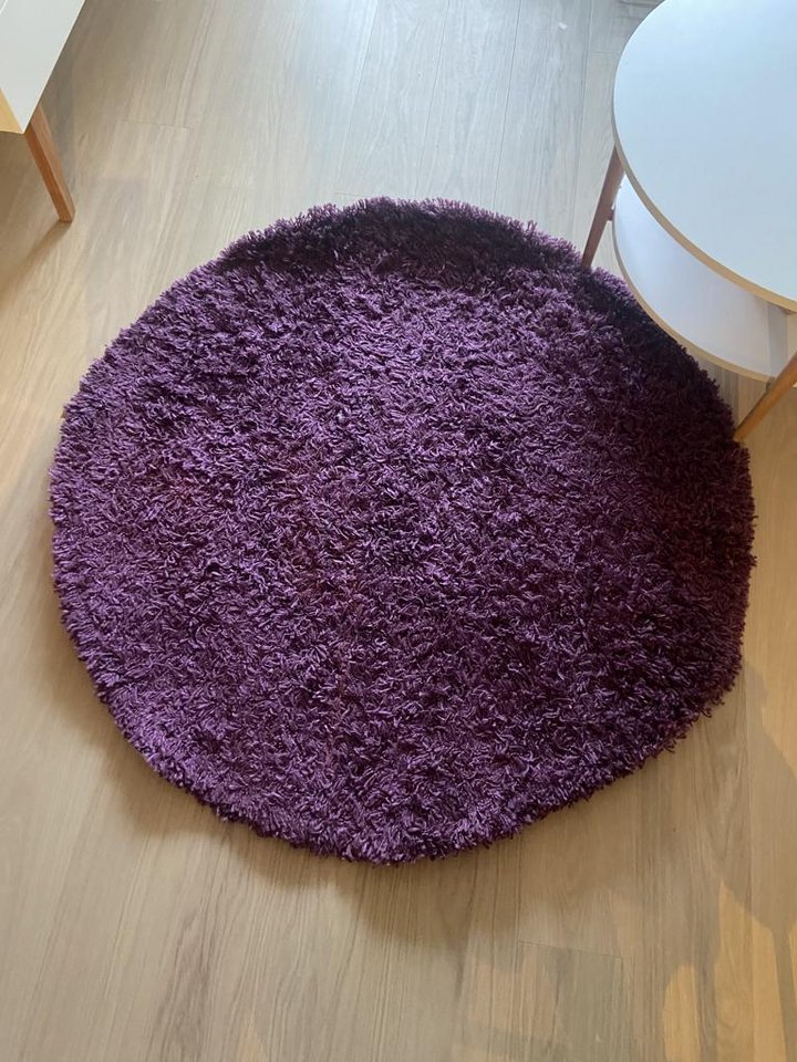 – FLUFFIG MATTA –  LILA – ca 124 cm diameter