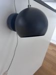 Vägglampa Ball grå