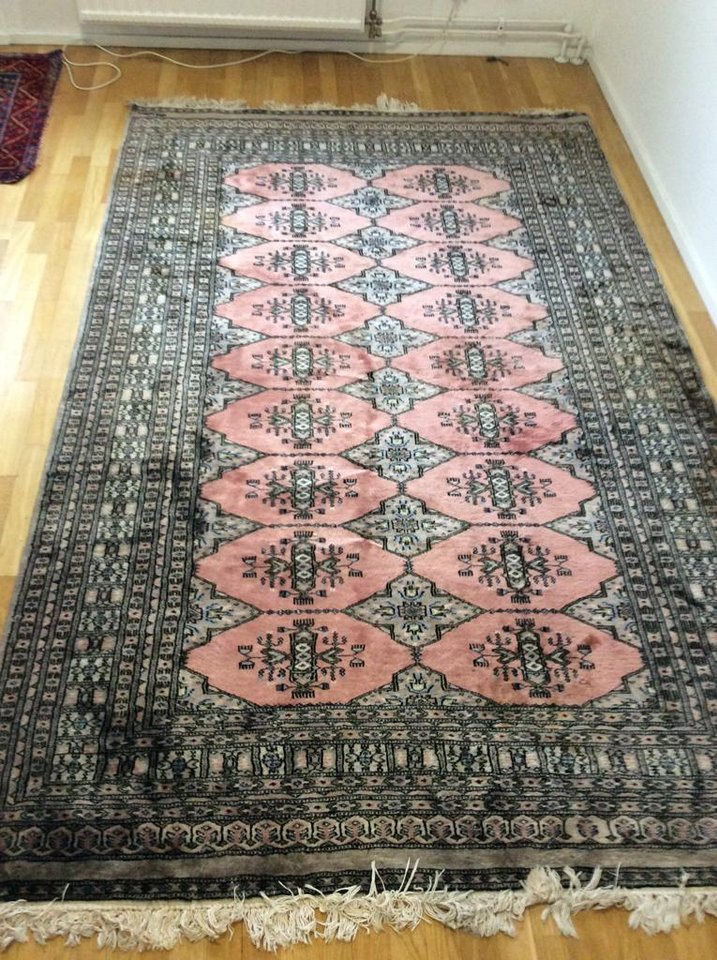 Vacker handknuten orientalisk matta – unik design