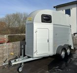 Hästtransport - Humbaur Single Alu med sadelkammare
