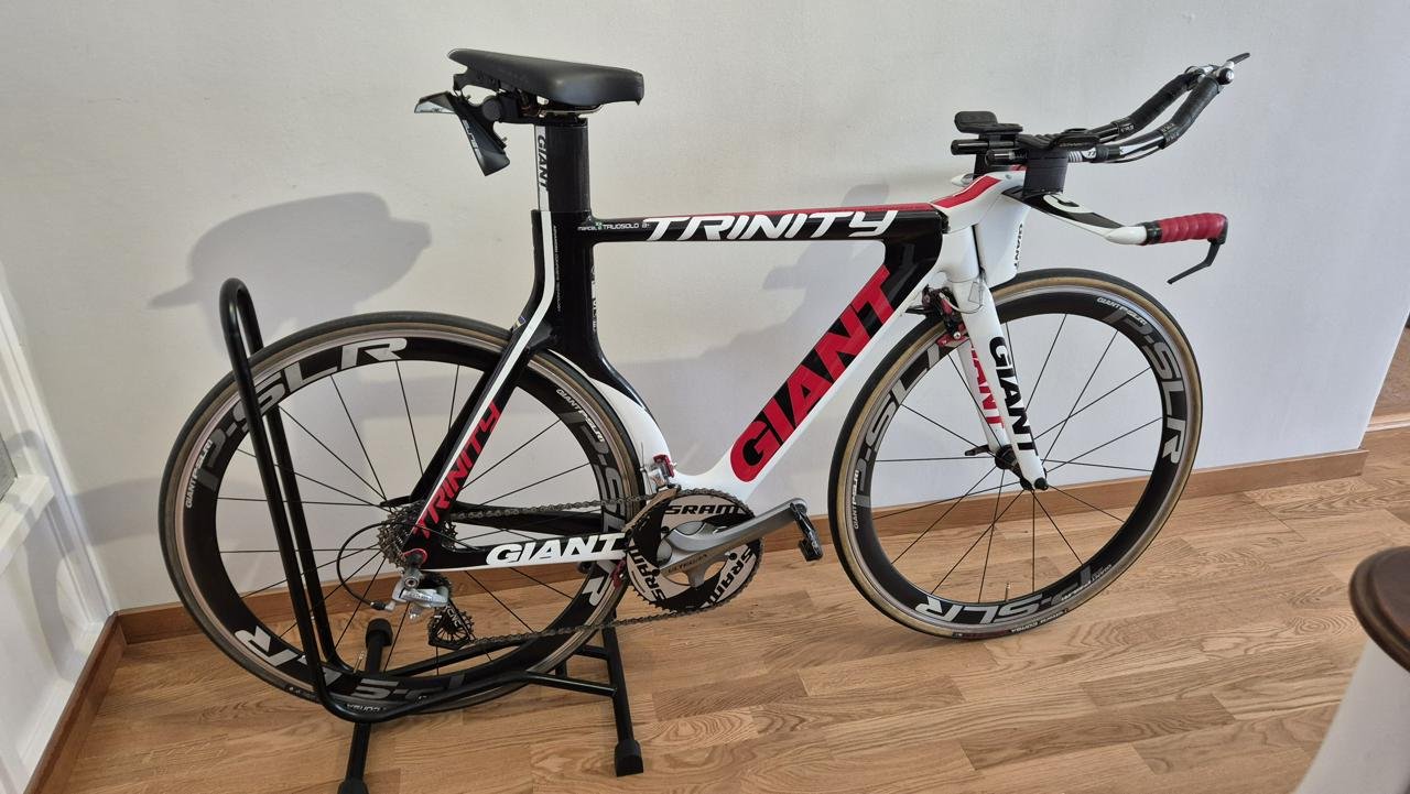 Triathlon och tempo cykel Gia...