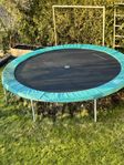 studsmatta, trampolin