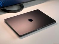 MacBook Pro 16 tum (M3 Pro-chip) - Rymdsvart (Nyskick!)