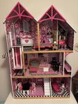 Barbie hus med möbler