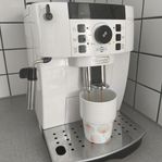 Kaffemaskin Delonghi Magnifica S vit 