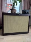 Fender Hot Rod Deluxe IV bytes mot gitarr