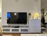 tv bänk med ett skåp brimnes ikea 